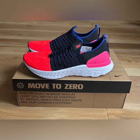 Nike Women’s React Phantom Run Flyknit 2 - DX2354-001 - Size 8 New - Picture 10 of 15